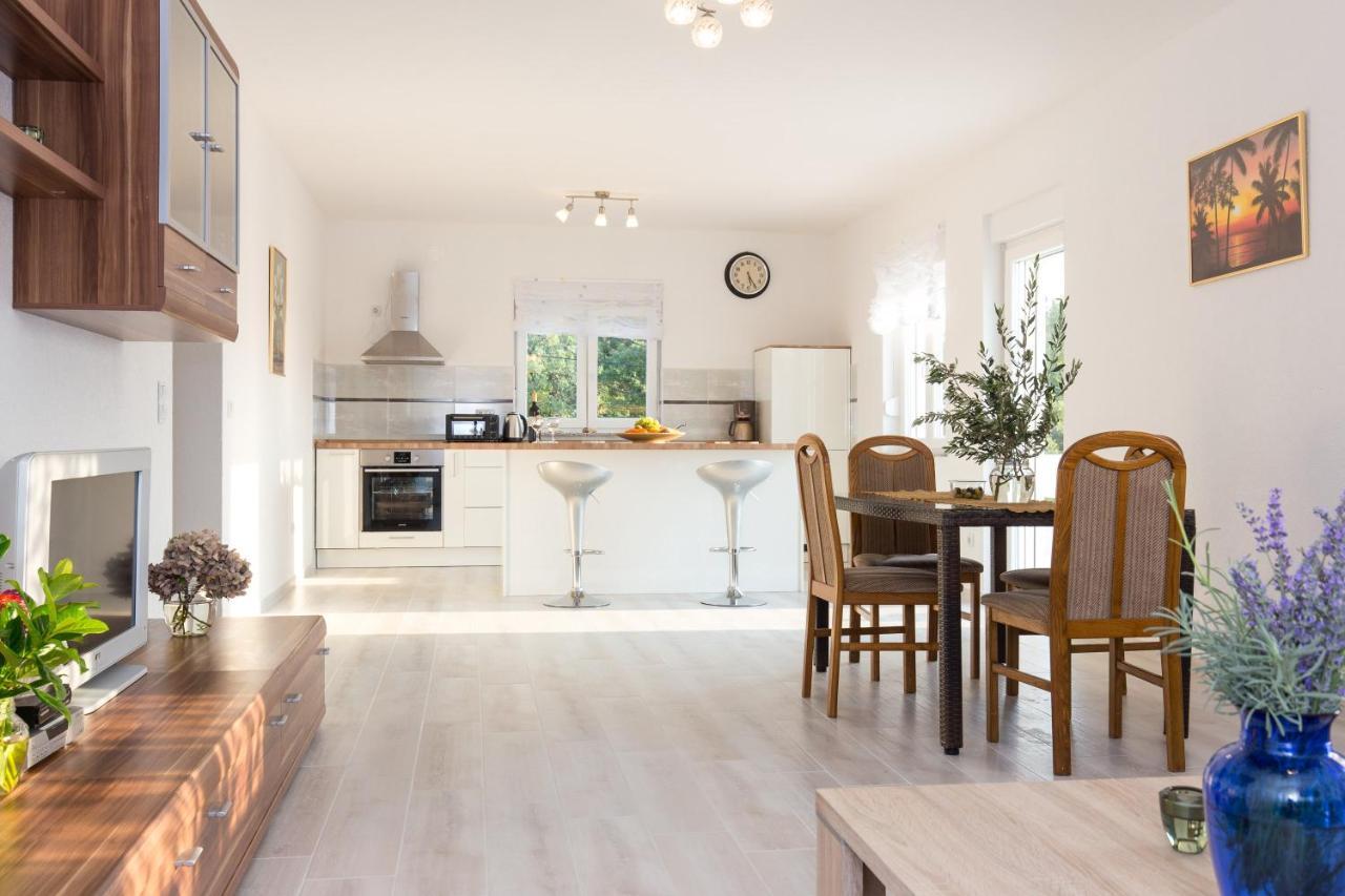 Apartment Dajana Pinezici  Ngoại thất bức ảnh