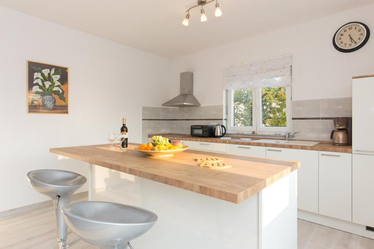Apartment Dajana Pinezici  Ngoại thất bức ảnh