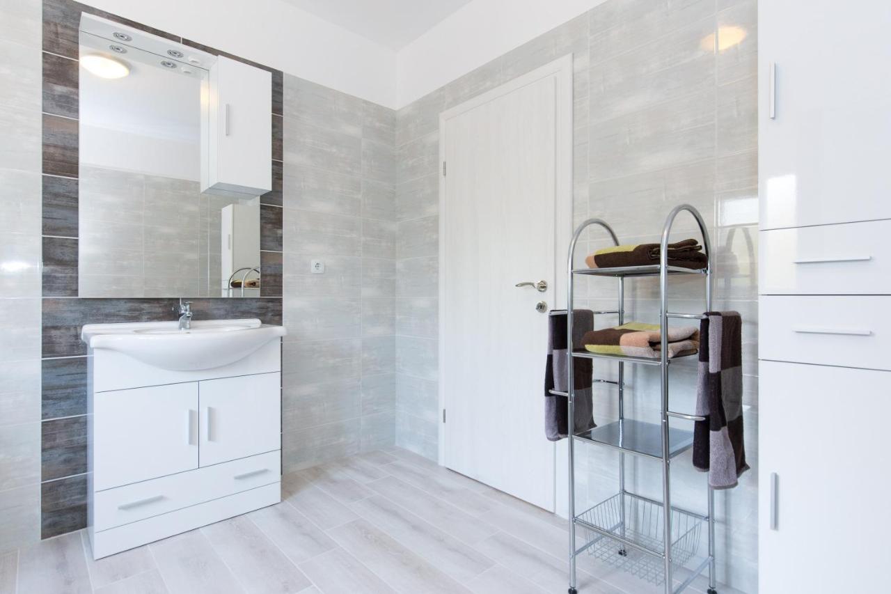 Apartment Dajana Pinezici  Ngoại thất bức ảnh